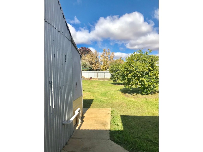 412 CHURCH STREET, Hay NSW 2711