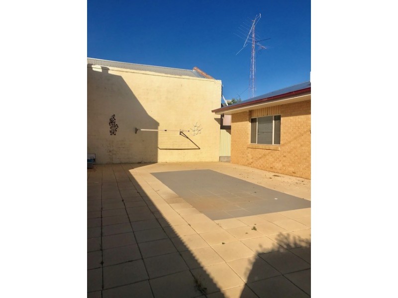 402 Leonard Street, Hay NSW 2711