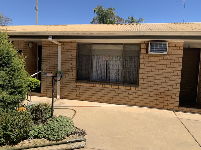 2/82 EDWARDES STREET, Deniliquin NSW 2710