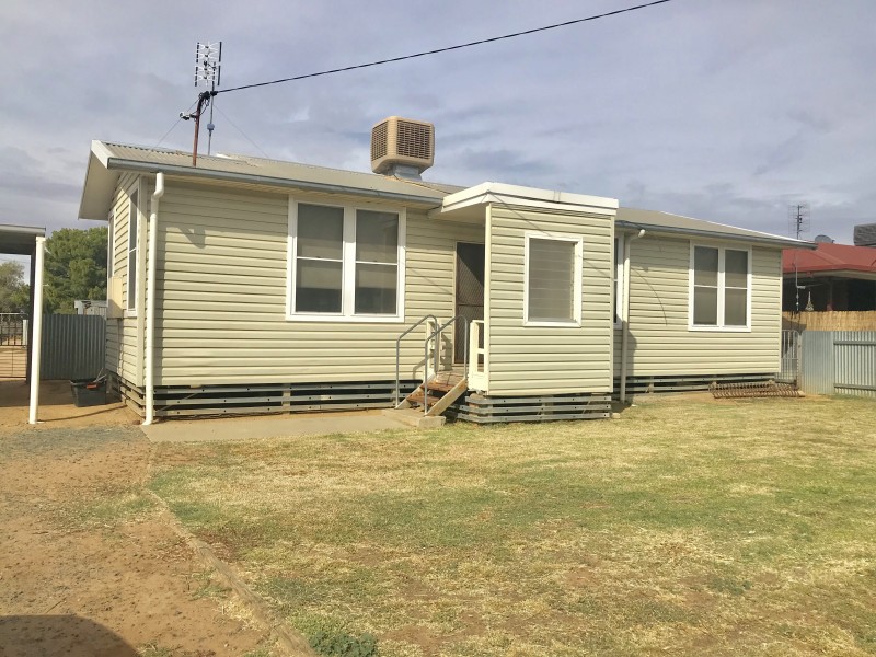 382 RUSSELL STREET, Hay South NSW 2711