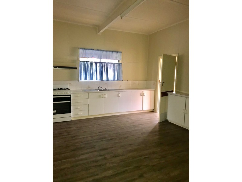 215 GEORGE STREET, Hay NSW 2711