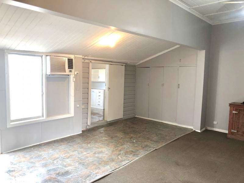 380 Macgreggor Street, Hay NSW 2711