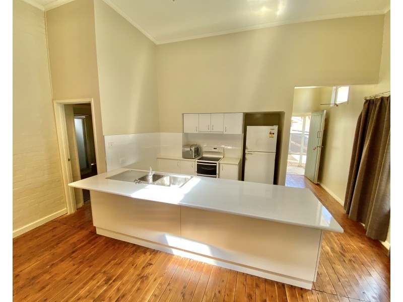 2/92 Lachlan Street, Hay NSW 2711
