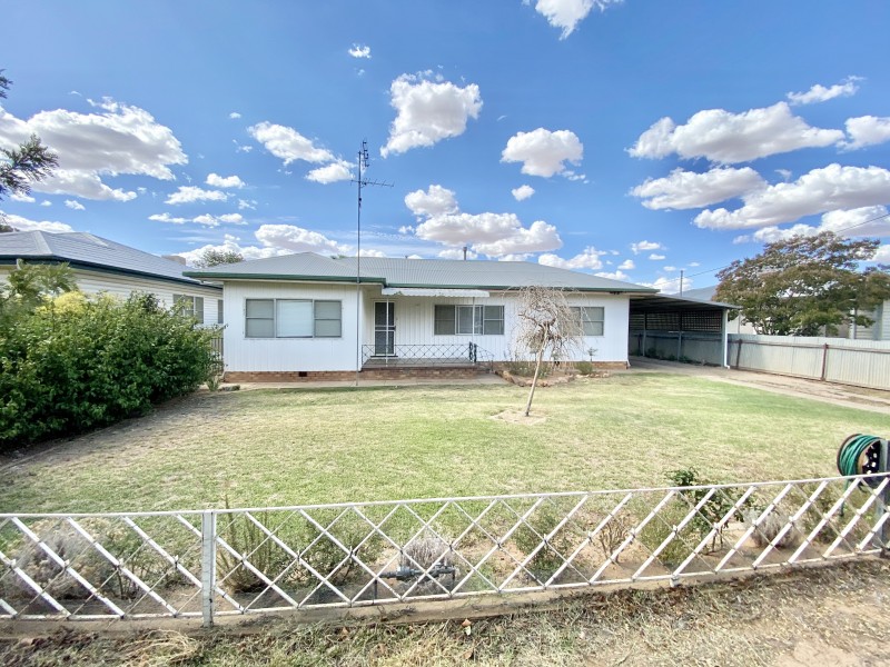 377 CADELL STREET, Hay NSW 2711