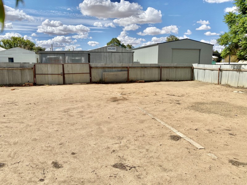 377 CADELL STREET, Hay NSW 2711