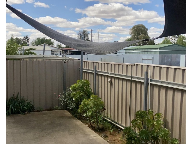 2/449 Cadell Street, Hay NSW 2711