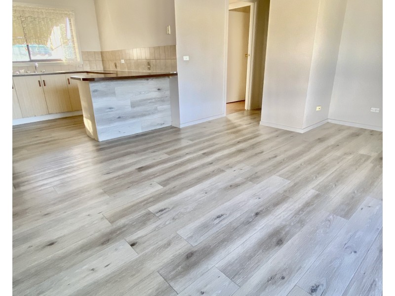 2/345 Moama, Hay South NSW 2711