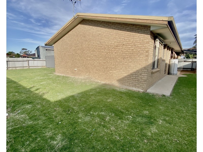 2/345 Moama, Hay South NSW 2711