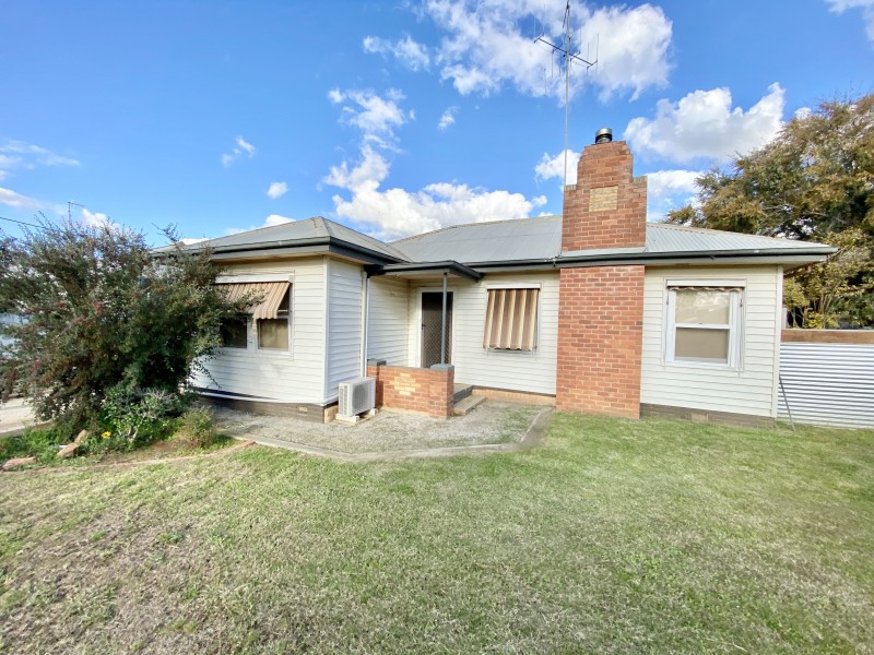 96 Macauley Street, Deniliquin NSW 2710