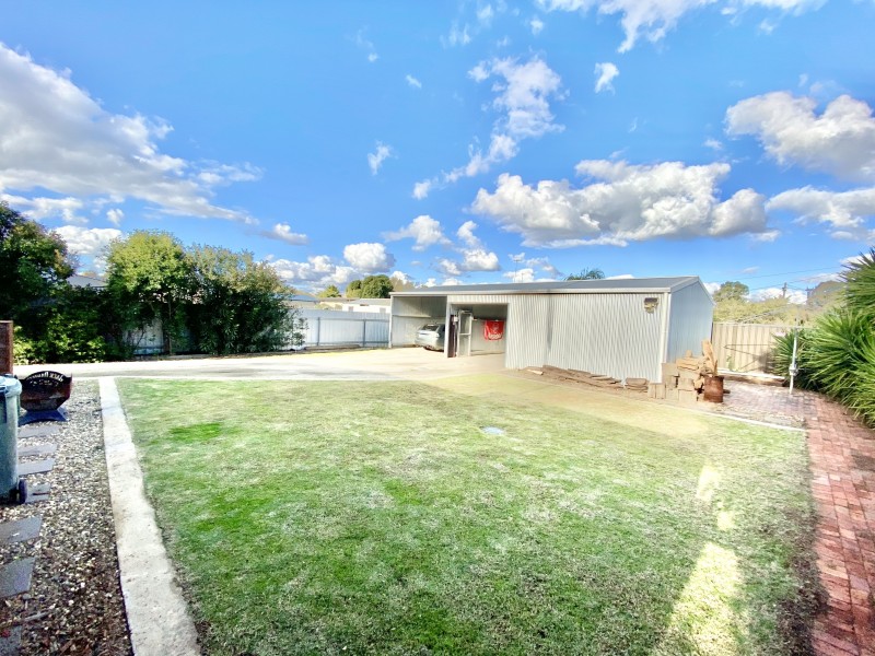 96 Macauley Street, Deniliquin NSW 2710
