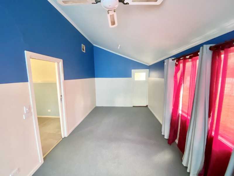 111 Pine Street, Hay NSW 2711