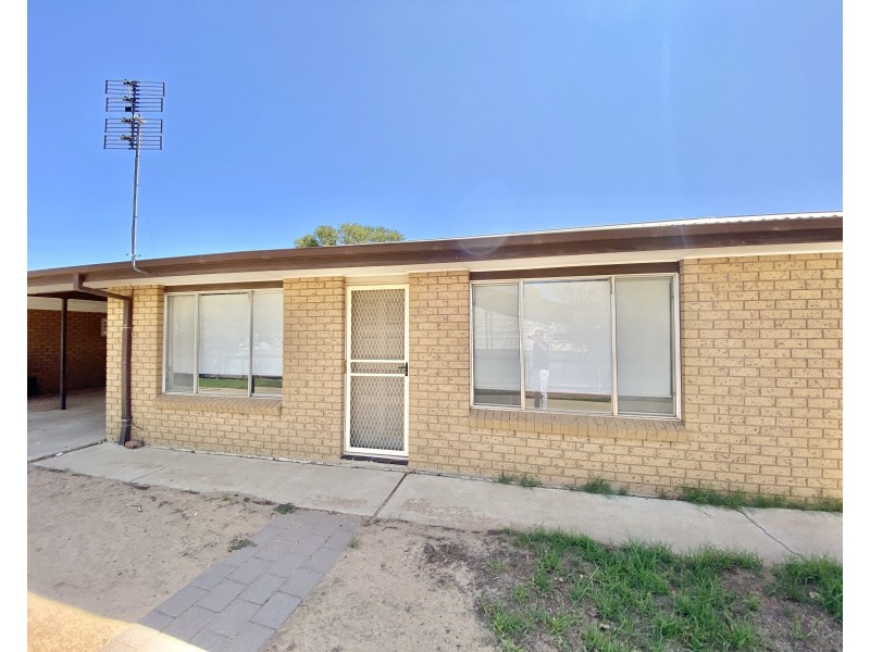 504 CADELL STREET, Hay NSW 2711