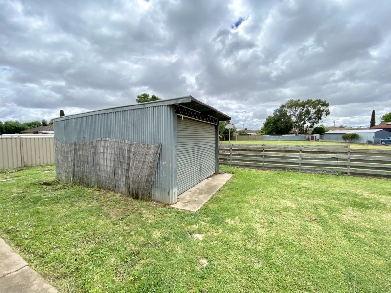 3 Greaves Crescent, Deniliquin NSW 2710