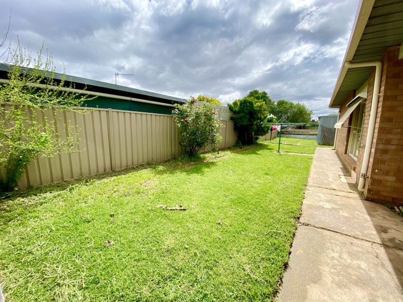 3 Greaves Crescent, Deniliquin NSW 2710