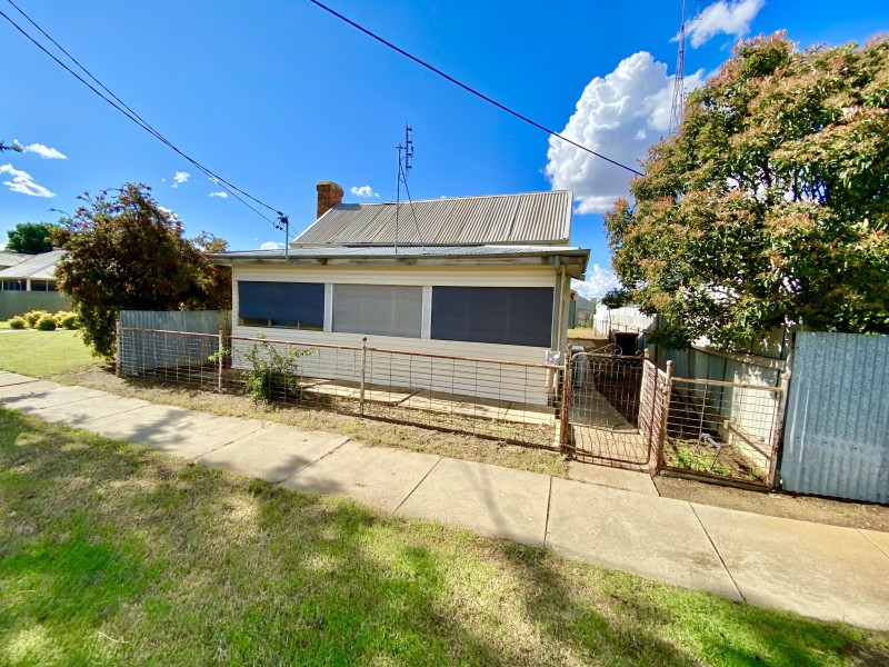 443 Church Street, Hay NSW 2711