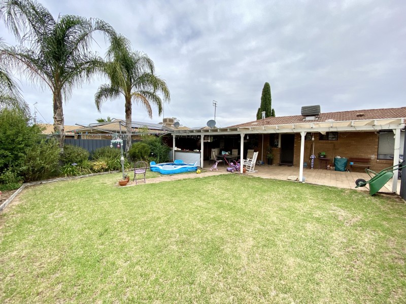 13 Johnston Crescent, Deniliquin NSW 2710