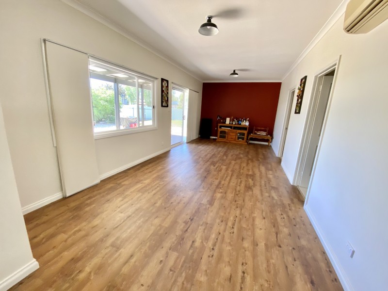 299 NOYES STREET, Deniliquin NSW 2710