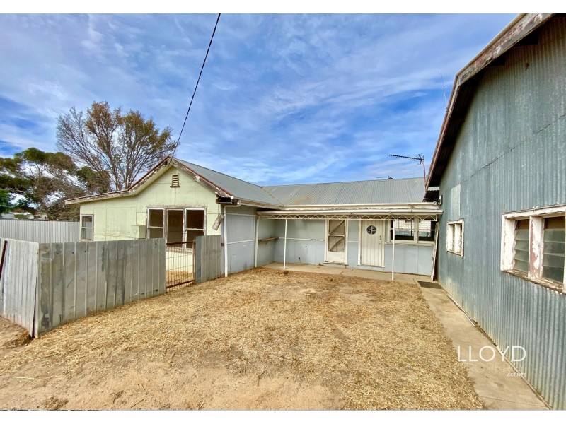 255 LACHLAN STREET, Hay NSW 2711