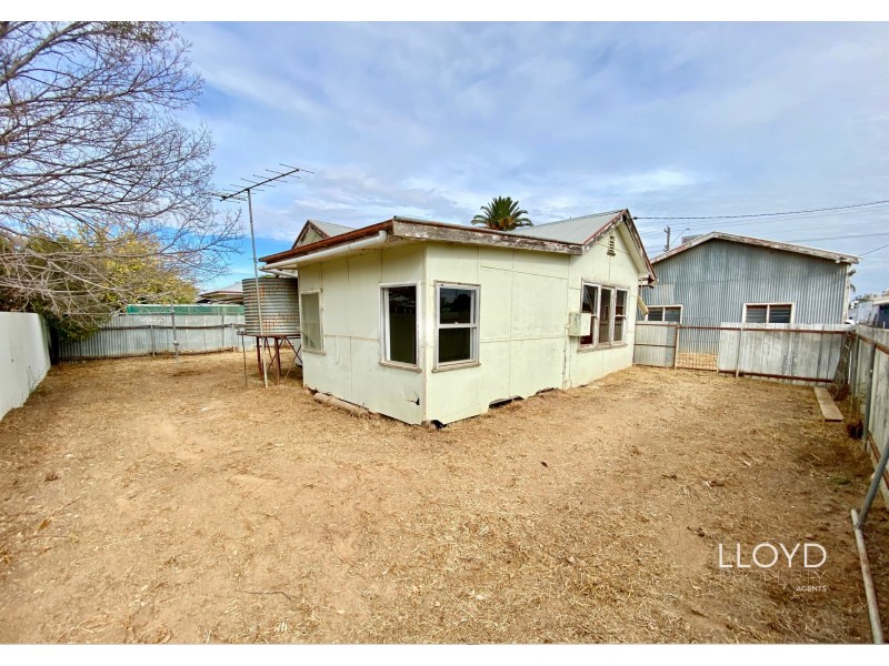 255 LACHLAN STREET, Hay NSW 2711