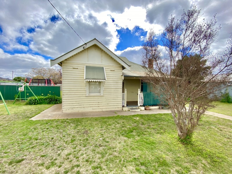 105 Hardinge Street, Deniliquin NSW 2710