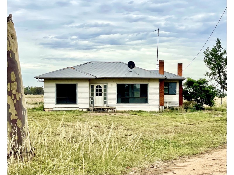 966 Russell Road, Deniliquin NSW 2710
