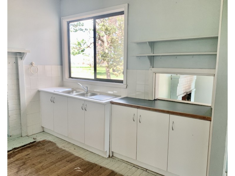 966 Russell Road, Deniliquin NSW 2710