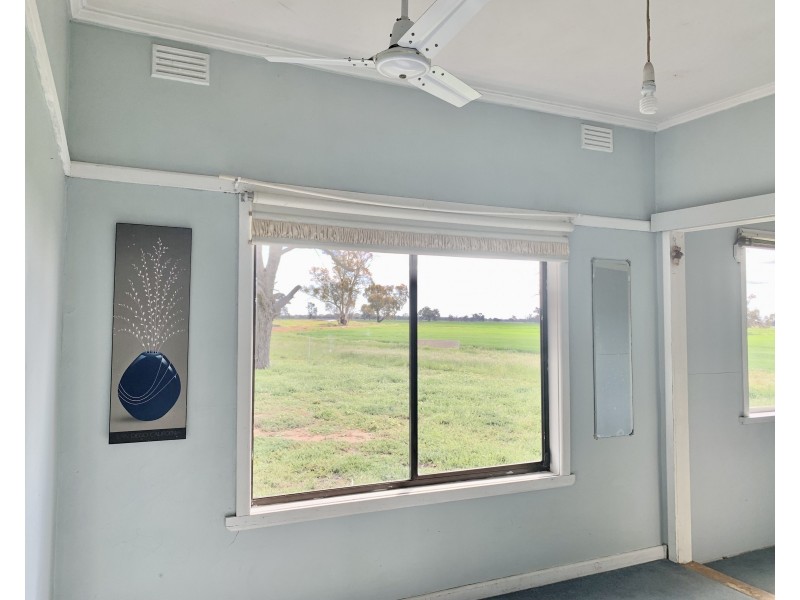 966 Russell Road, Deniliquin NSW 2710