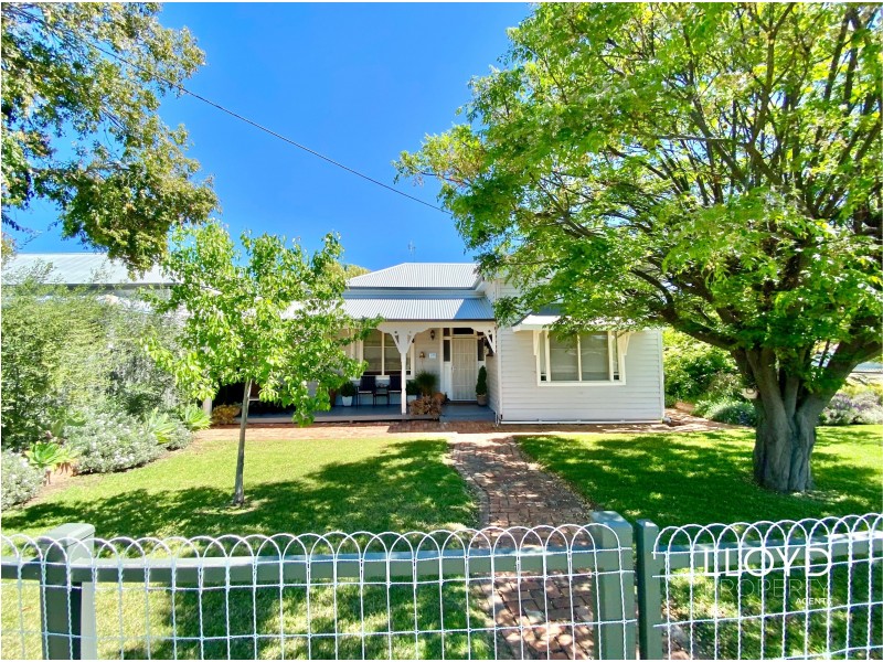 220 Henry Street, Deniliquin NSW 2710