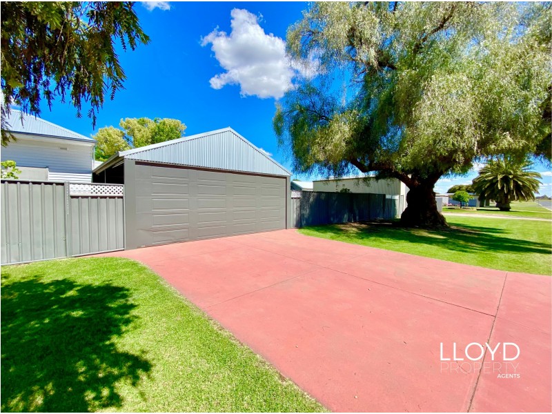 220 Henry Street, Deniliquin NSW 2710