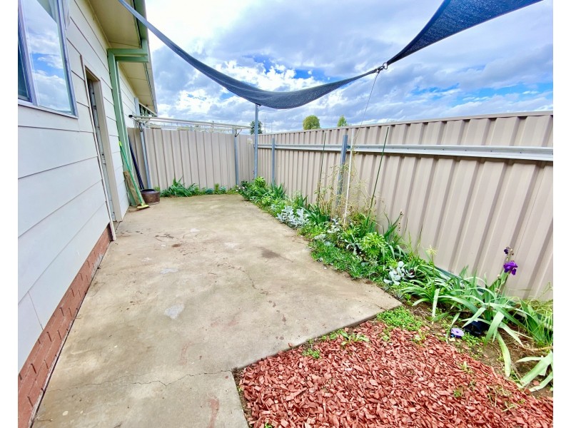2/449 CADELL STREET, Hay NSW 2711