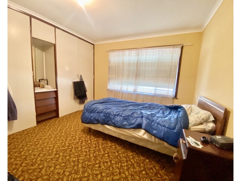 385 Balaclava Street, Hay NSW 2711