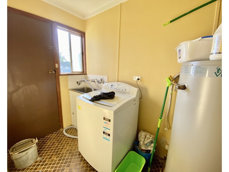 385 Balaclava Street, Hay NSW 2711