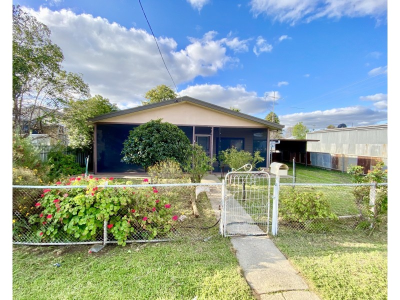 495 Park Street, Hay NSW 2711