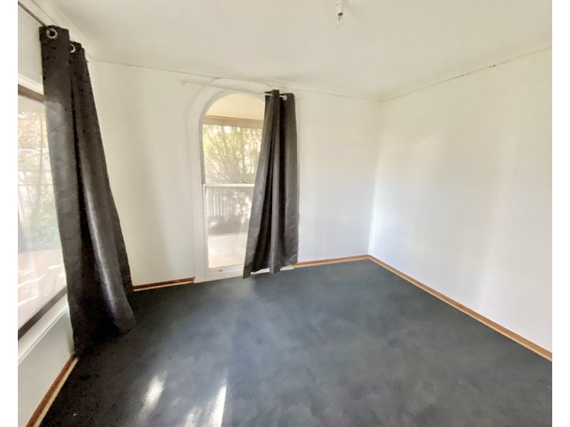 495 Park Street, Hay NSW 2711
