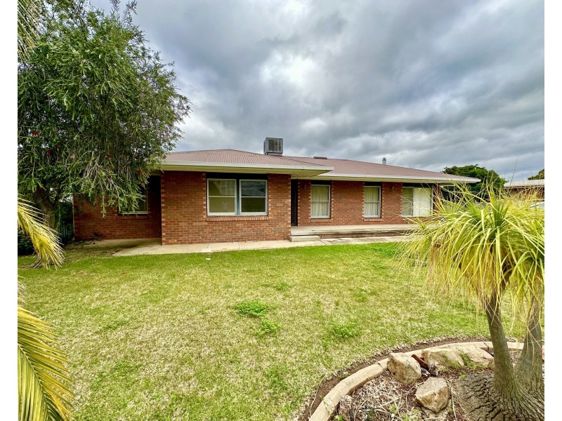 339 Russell Street, Hay South NSW 2711