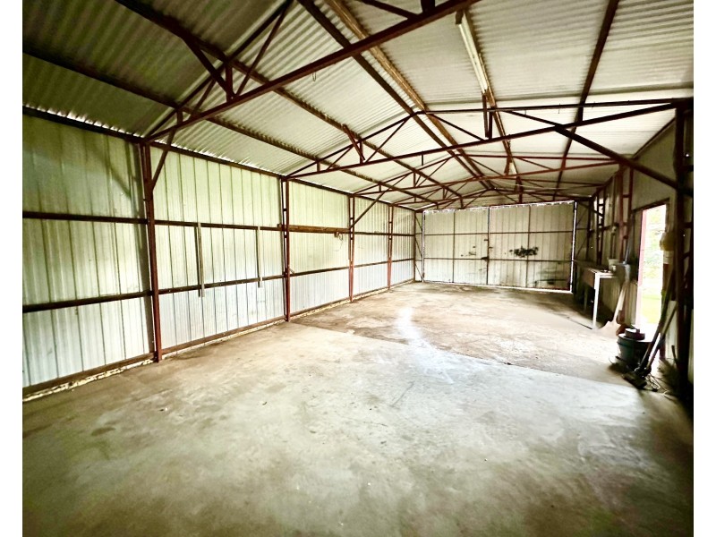 339 Russell Street, Hay South NSW 2711