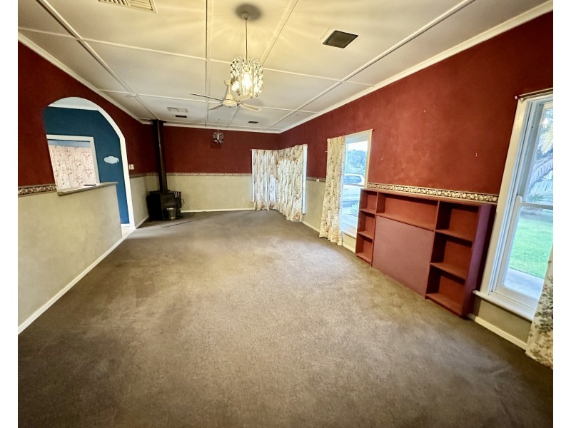 339 Russell Street, Hay South NSW 2711