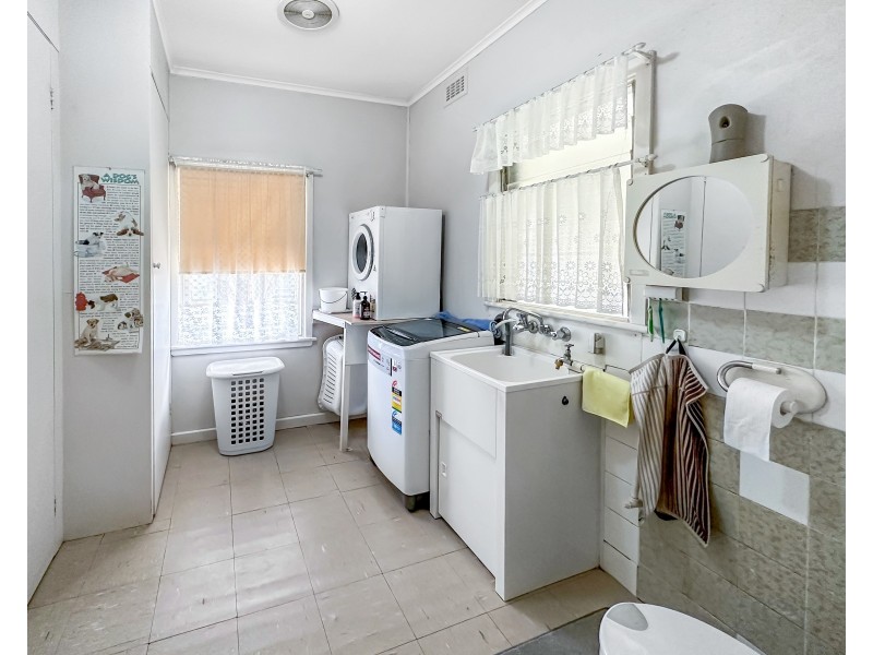 27 Gum Tree Lane, Hay NSW 2711