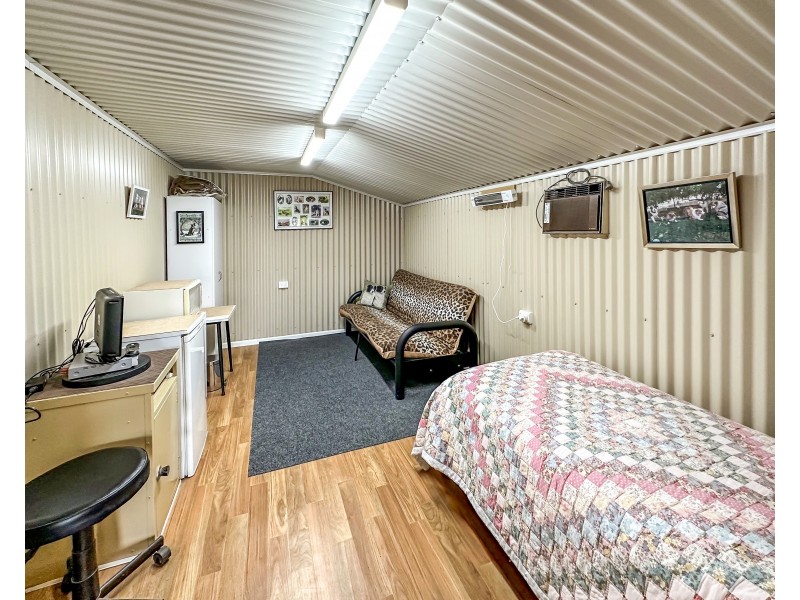 27 Gum Tree Lane, Hay NSW 2711