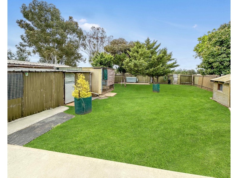 27 Gum Tree Lane, Hay NSW 2711