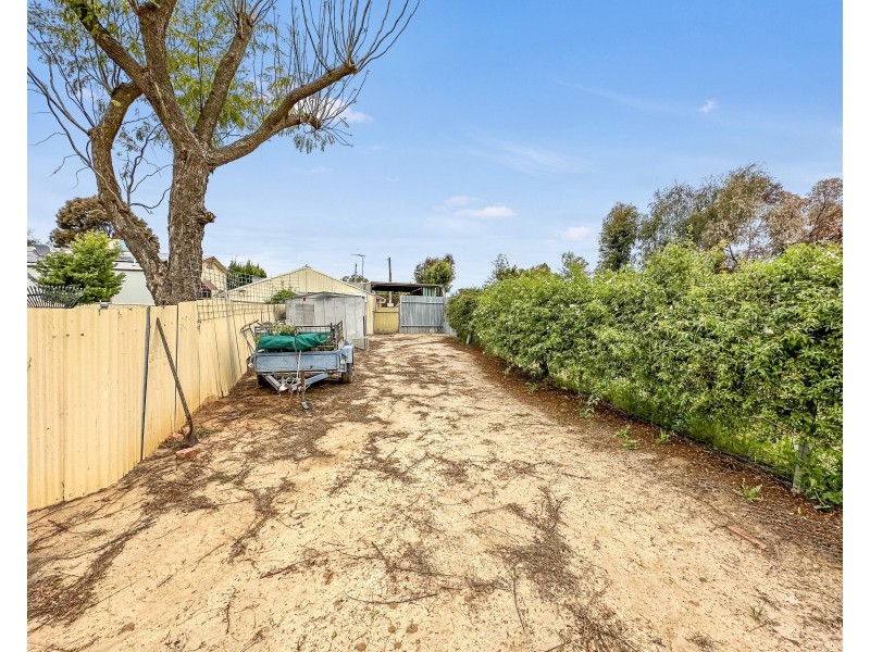 27 Gum Tree Lane, Hay NSW 2711