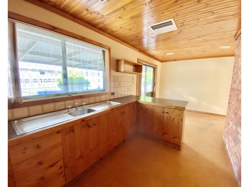 253 LAGOON STREET, Deniliquin NSW 2710
