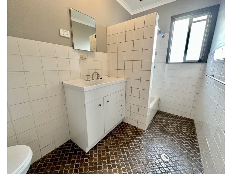 385 Balaclava Street, Hay NSW 2711