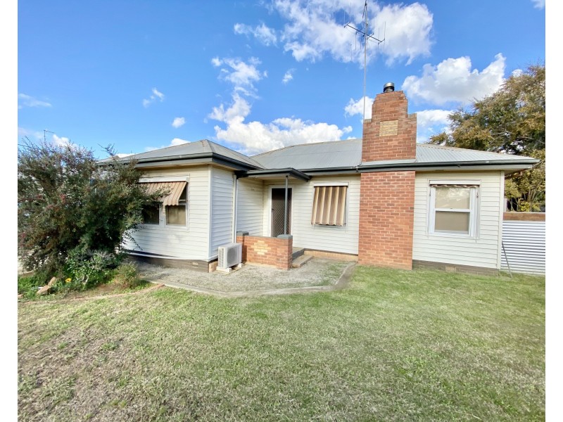 96 Macauley Street, Deniliquin NSW 2710