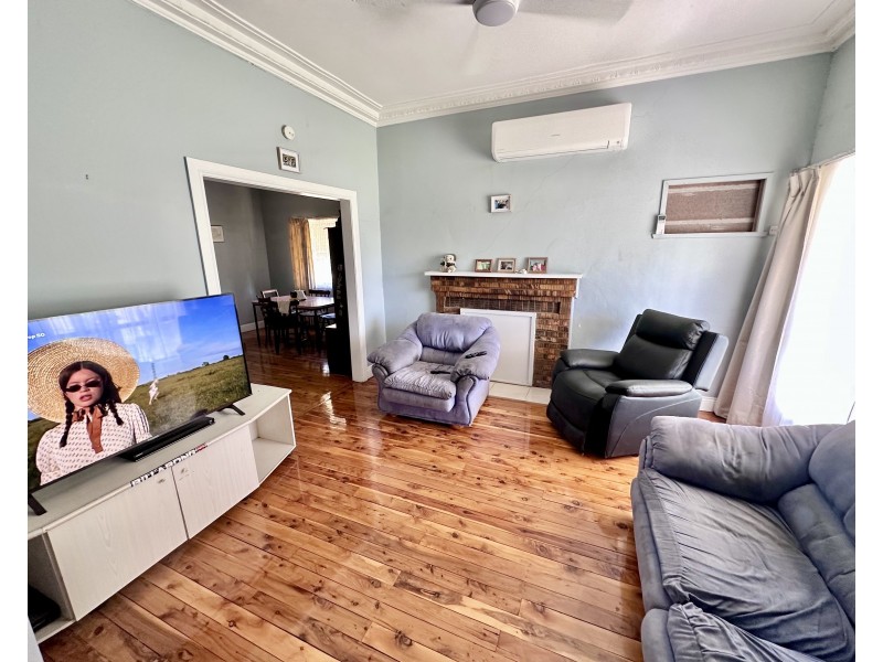 364 Macauley Street, Hay NSW 2711