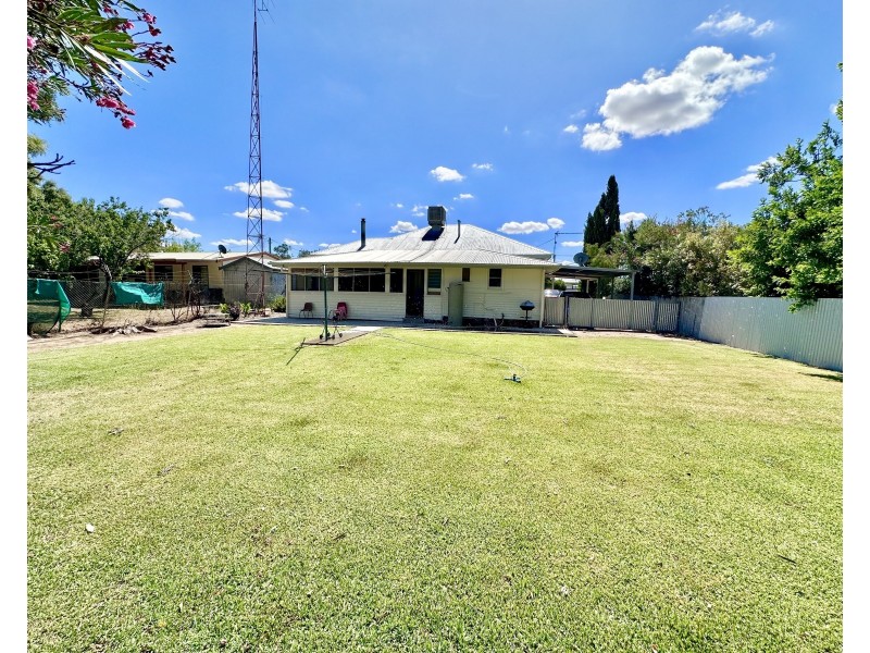 364 Macauley Street, Hay NSW 2711