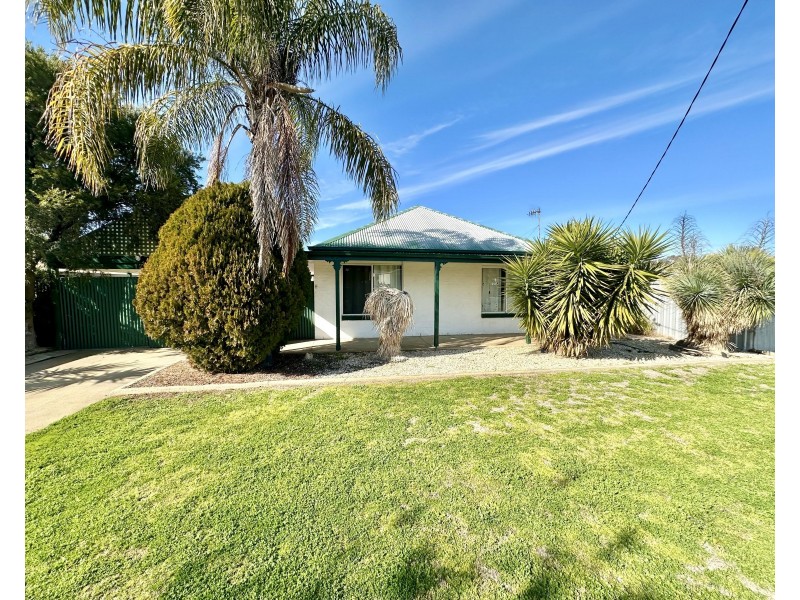 126 Wyatt Street, Deniliquin NSW 2710