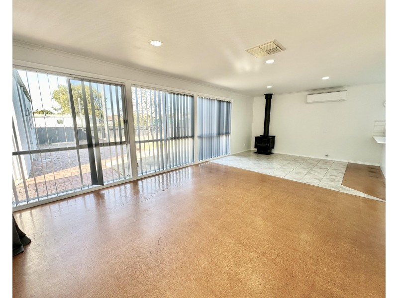 126 Wyatt Street, Deniliquin NSW 2710