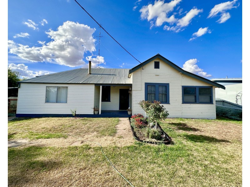 27 Coreen Street, Jerilderie NSW 2716