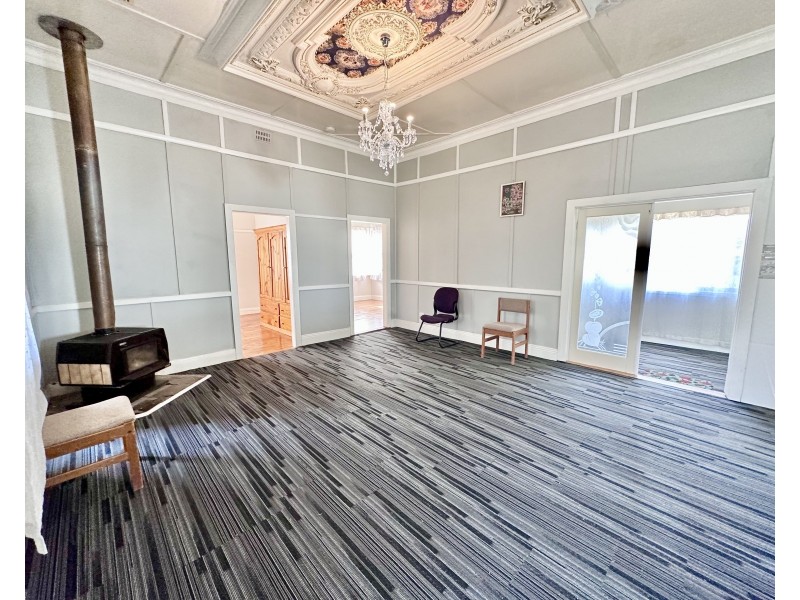 27 Coreen Street, Jerilderie NSW 2716